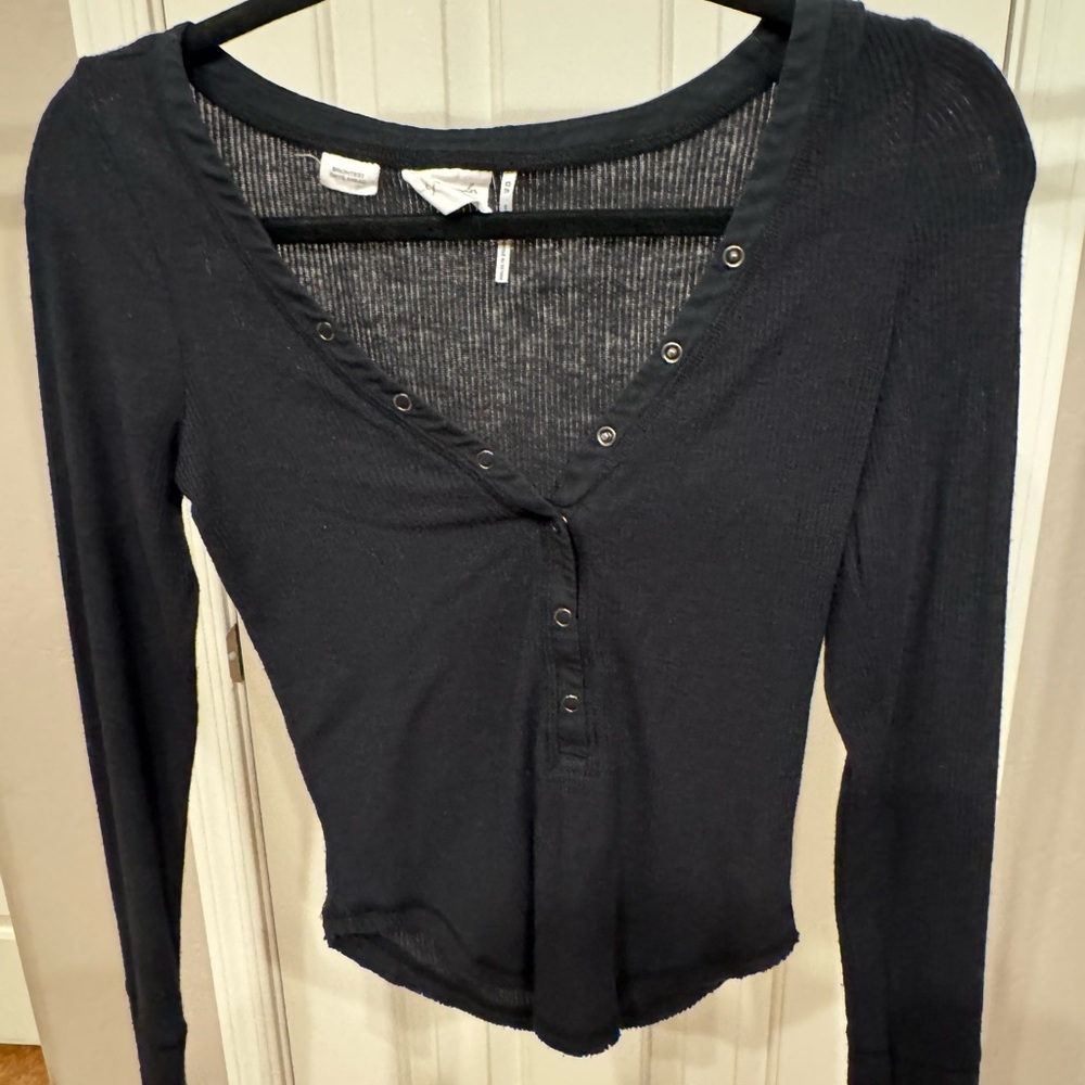 Urban Outfitters Women's Black Long Sleeve top